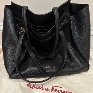 Ferragamo black leather purse, excellent condition!